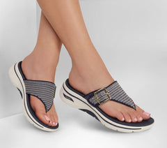 Skechers GO WALK Arch Fit 2.0 Sandal - Resort Day